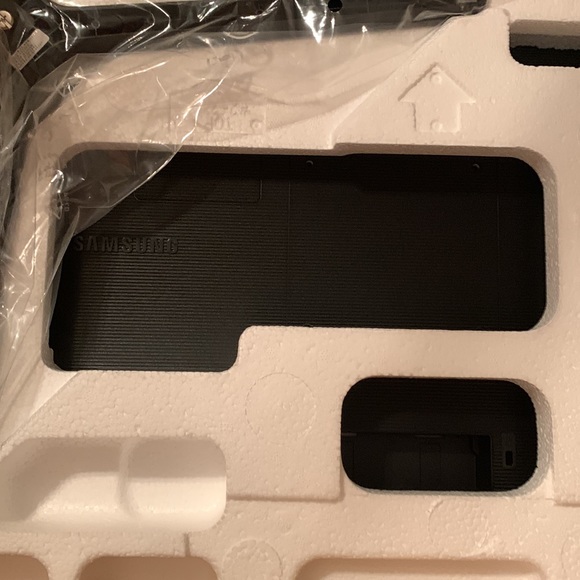 Samsung T35F 24” 75Hz FreeSync Monitor - Picture 5 of 9